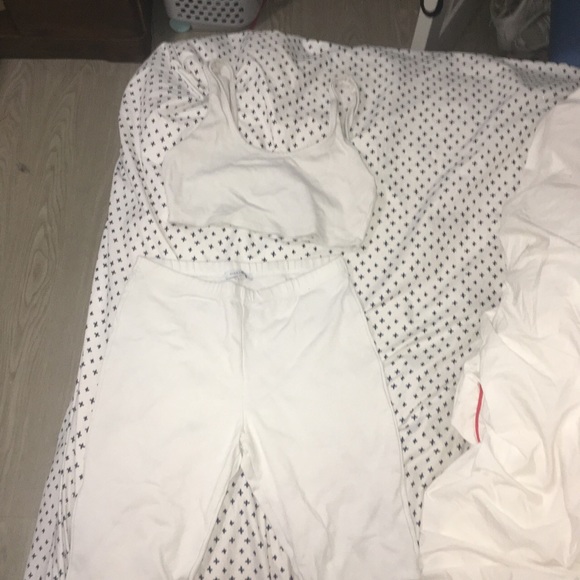 Two piece set - Picture 3 of 3